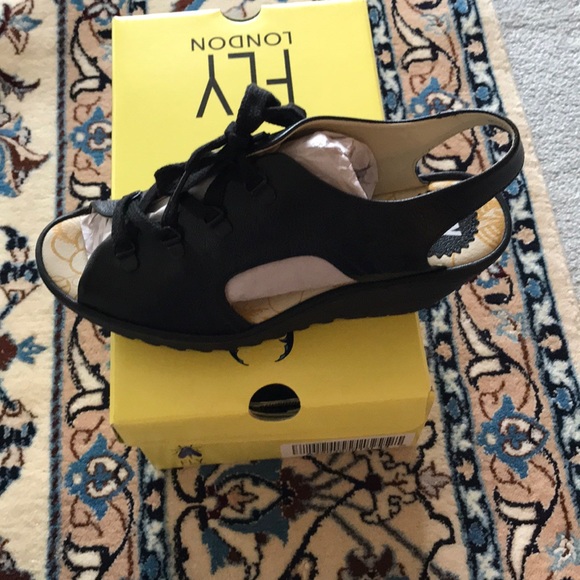 Fly London Tie up comfort platform fine leather - Picture 3 of 4